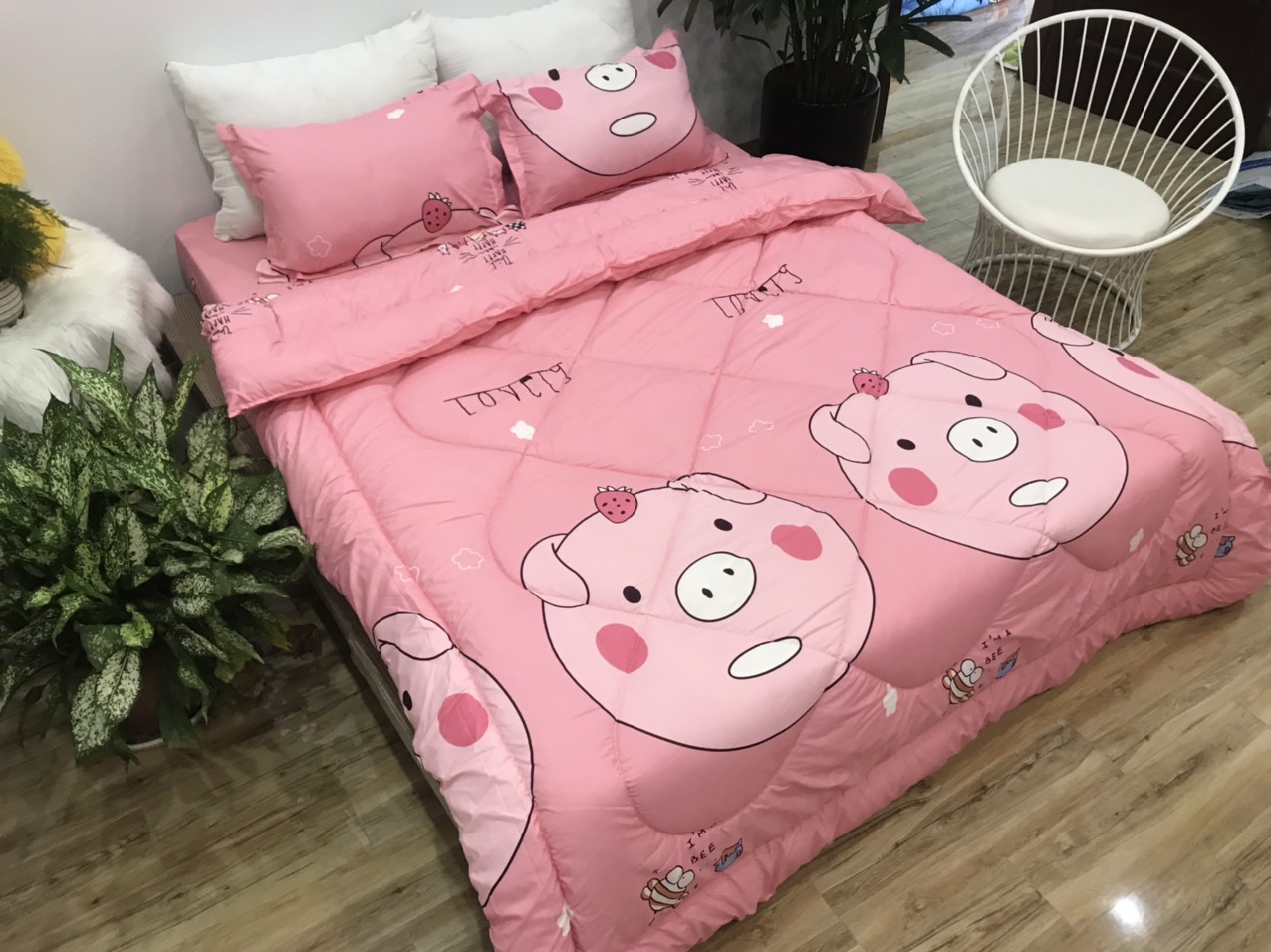 Bộ chăn phao ga gối 4 món,1 chăn 1 ga 2 vỏ gối nằm mẫu heo kute