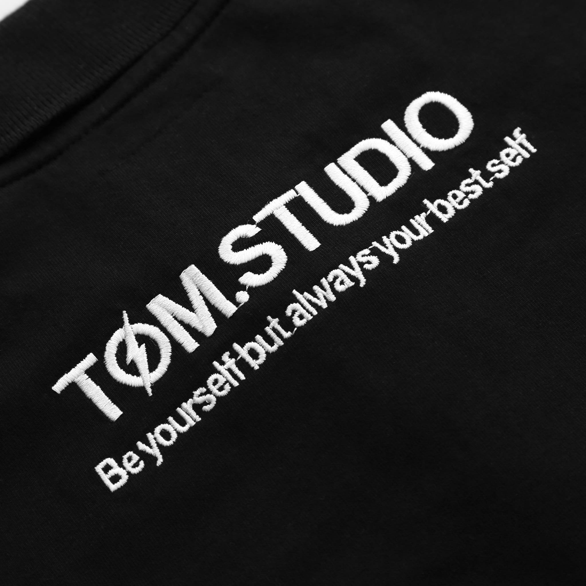 Áo thun polo TÓM.STUDIO họa tiết thêu logo basic - Đen