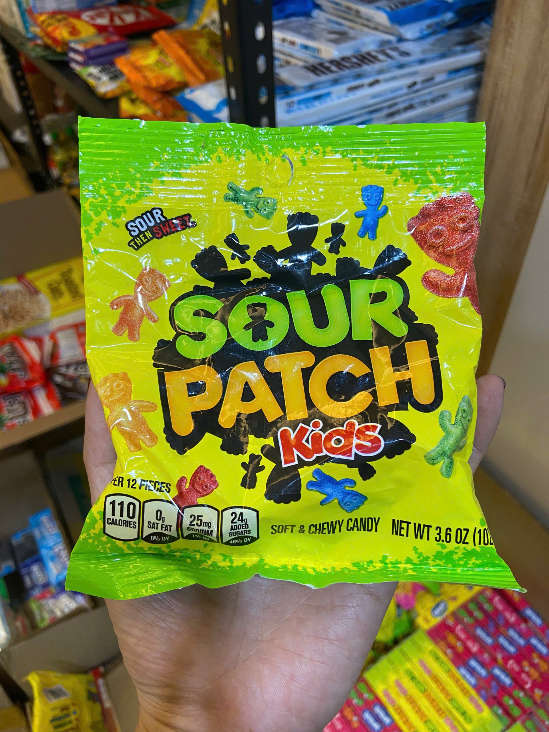 Kẹo dẻo trái cây chua ngọt Sour Patch Kids hộp 99g