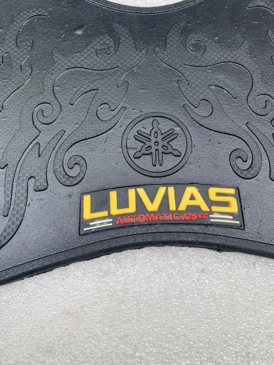 THẢM CAO SU LÓT CHÂN XE LUVIAS