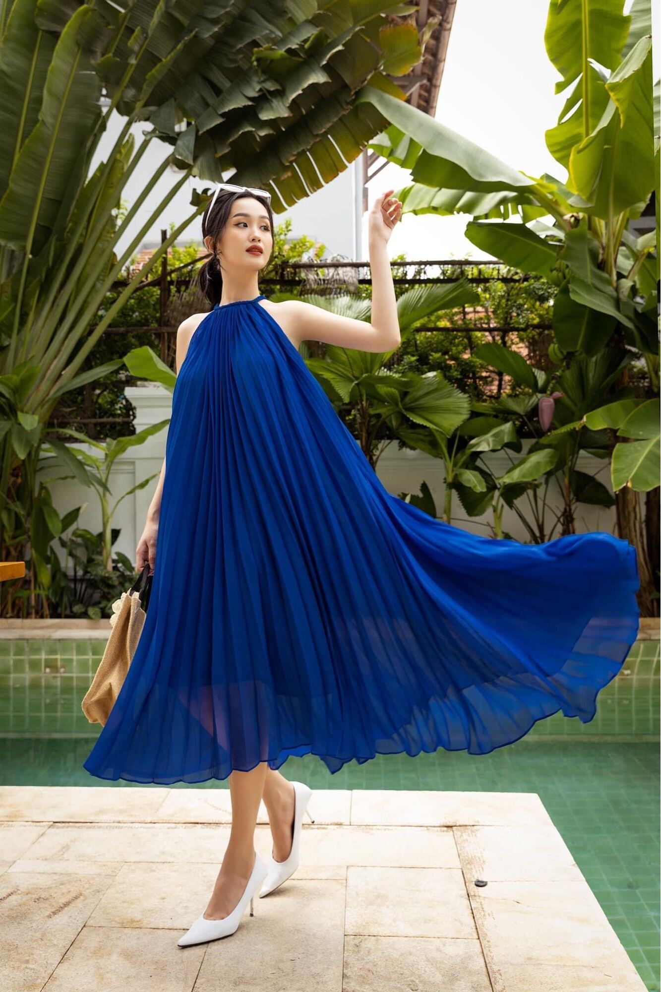 Váy dập li Swan dress