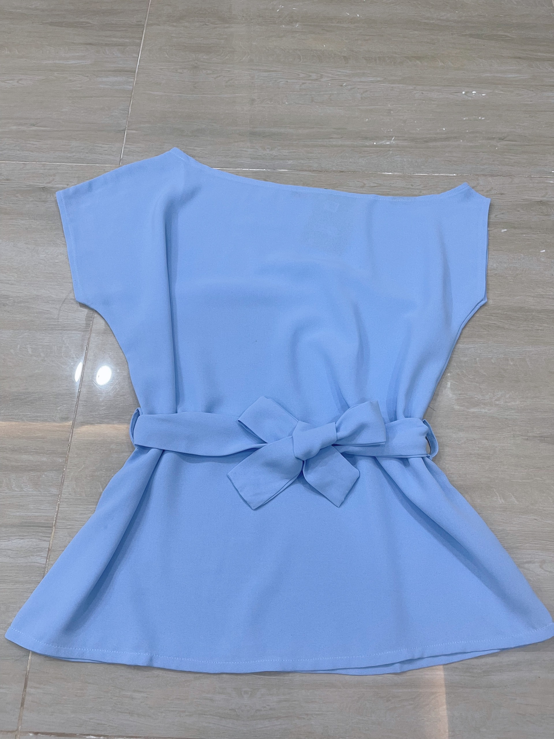 Áo Lệch Vai Phối Nơ Siêu Xinh