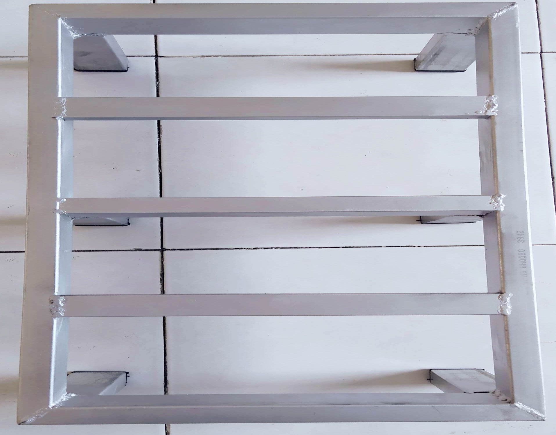 Đế Lót Chậu Trồng Cây Đa Năng( Kích Thước 50X50CM Có chân)