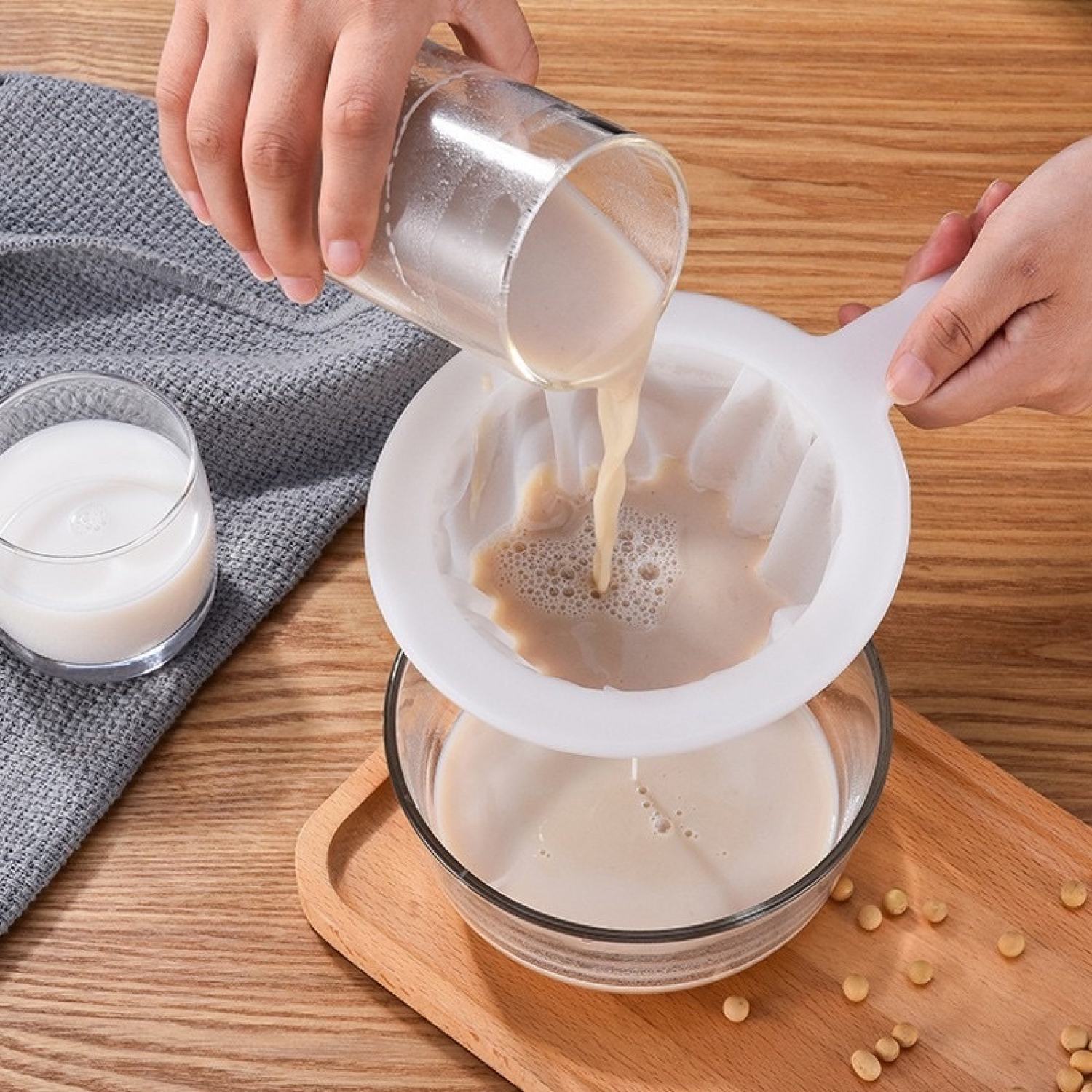 Rây lọc trà, sữa đậu nành, nước trái cây