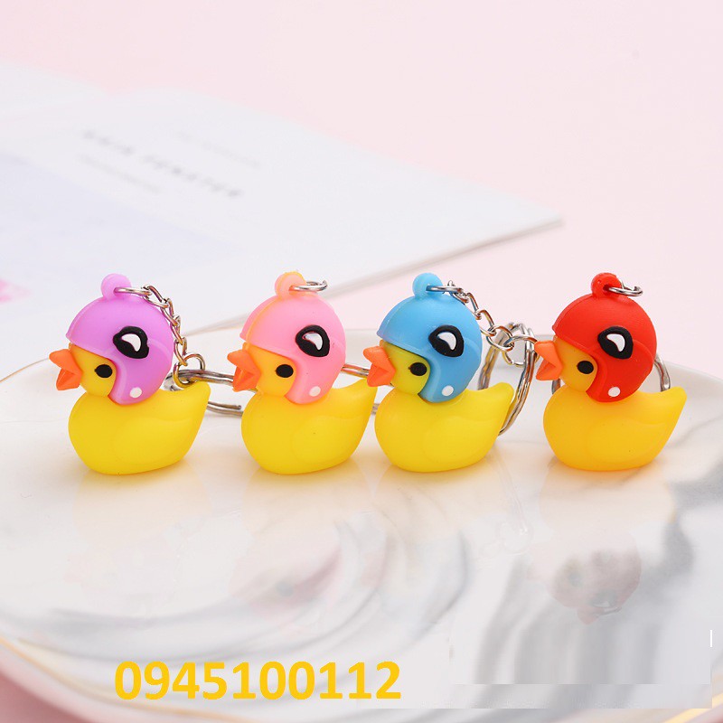 Móc khoá vịt đội mũ