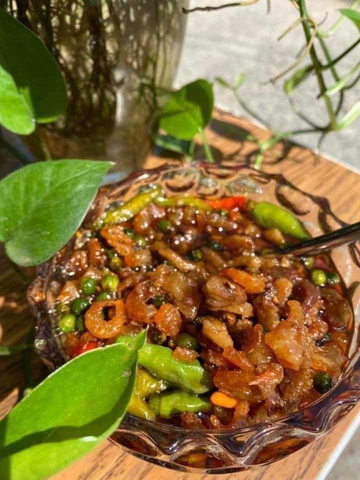 Kho quẹt ba rọi tôm khô tóp mỡ