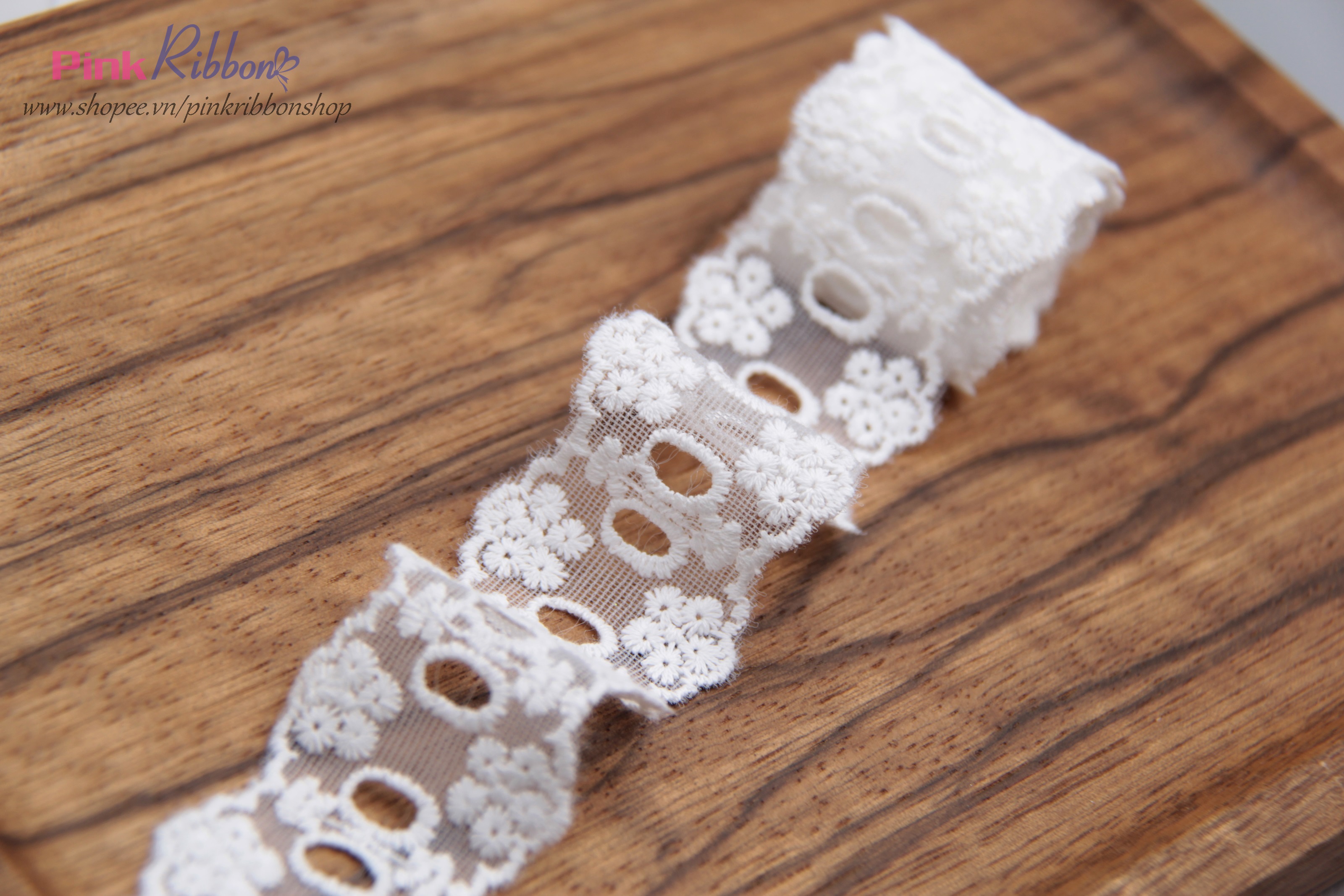 Ren thêu hoa trắng 3.5cm