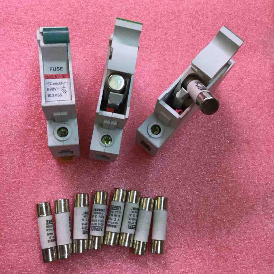 5 bộ đế và cầu chì sứ 10 x38 ( có từ 2A-32 A)