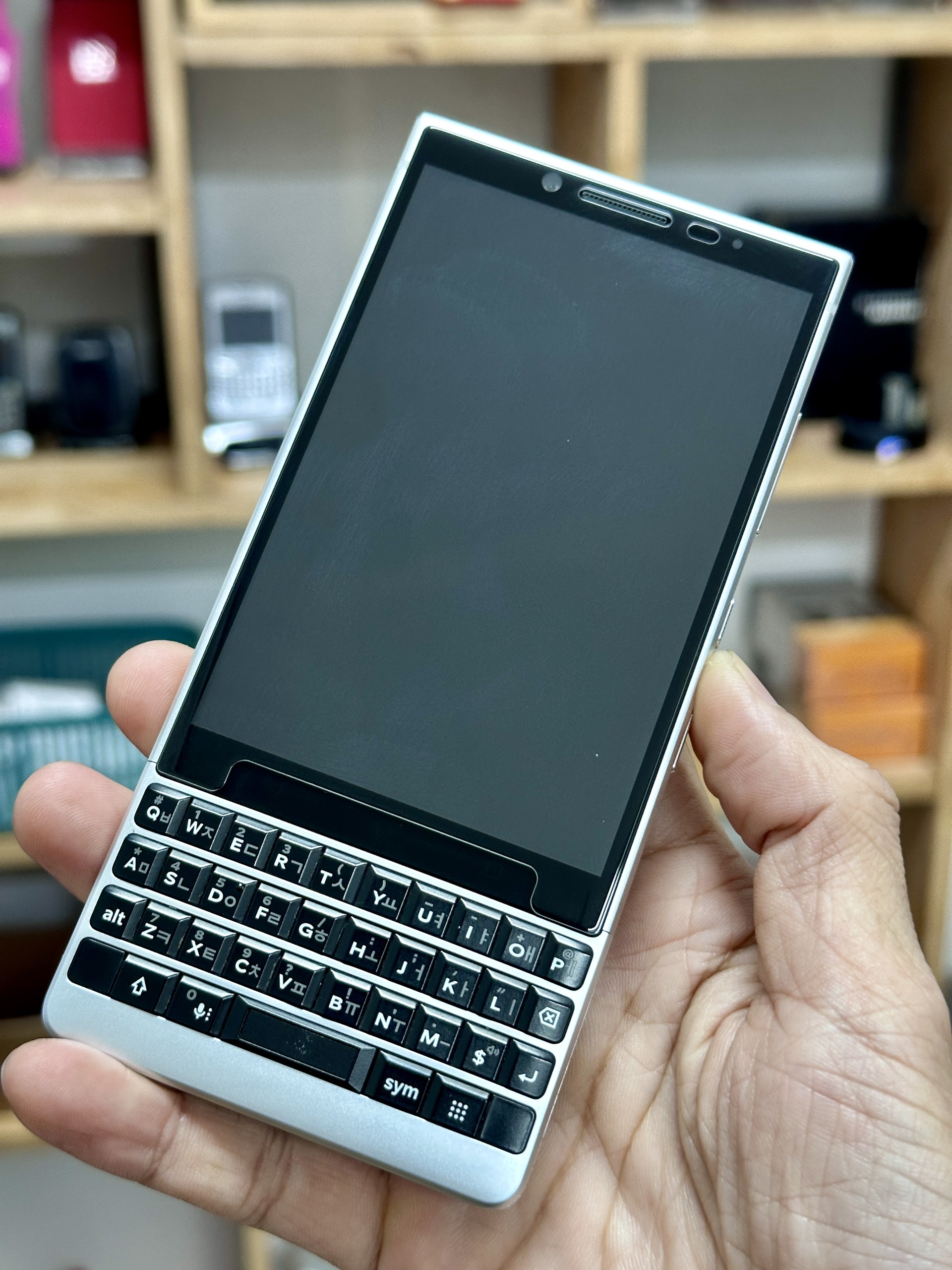 [LaoHac Store] Dán cường lực cho BlackBerry Key 2