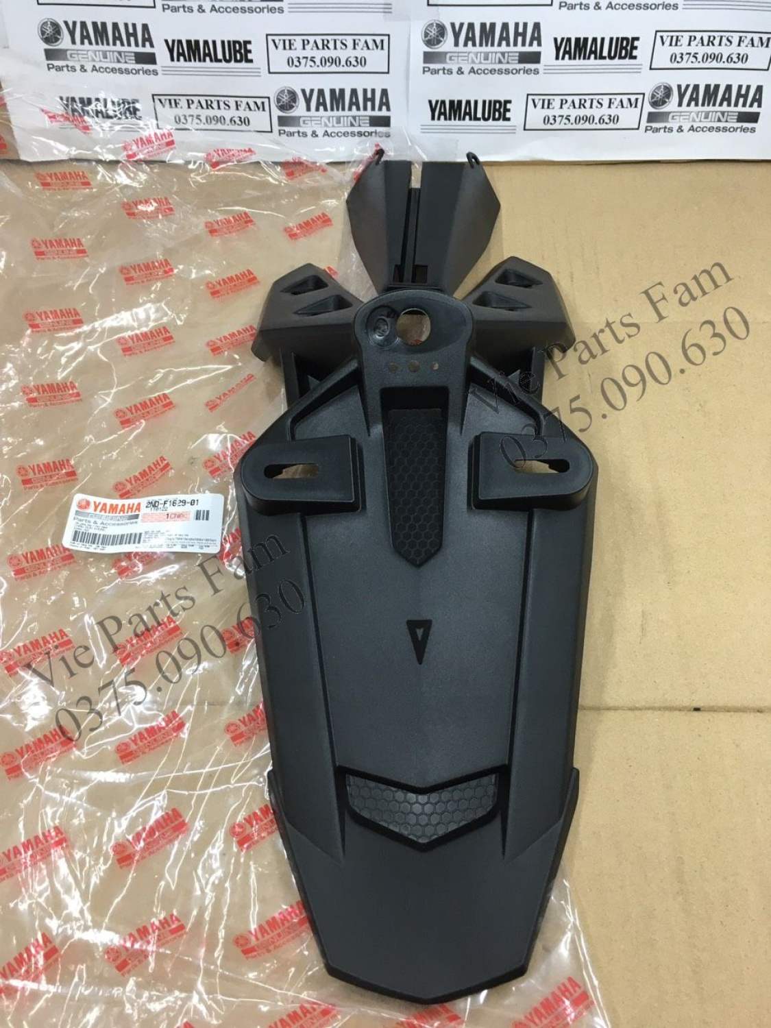 Đuôi biển số (Chắn bùn sau) Exciter 150, hàng din Yamaha mới 100%