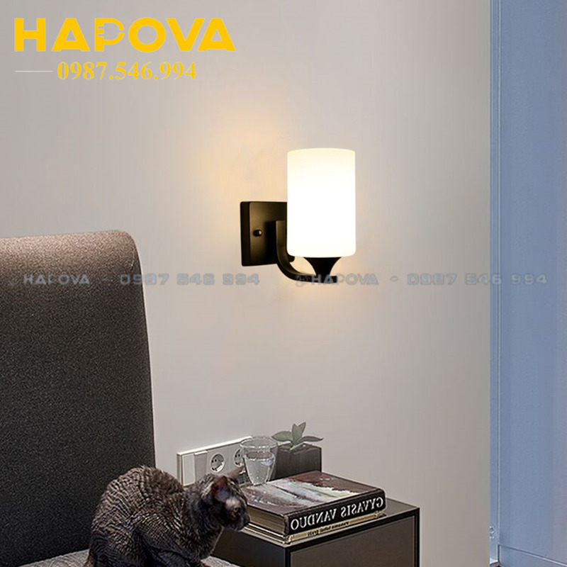 Đèn gắn tường HAPOVA TAKA 8006 màu Đen