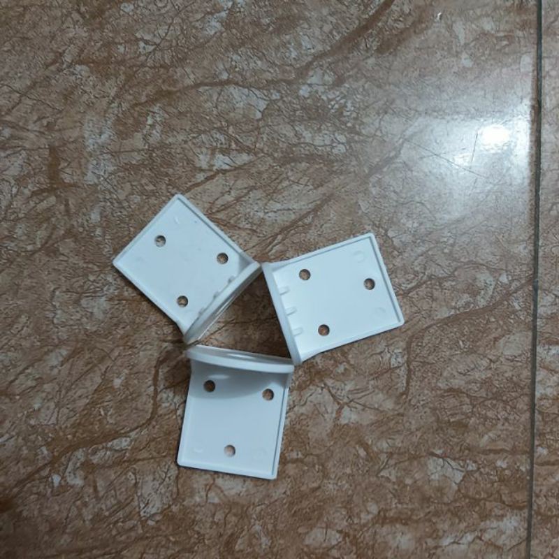 Giá treo vòi máy lọc nước