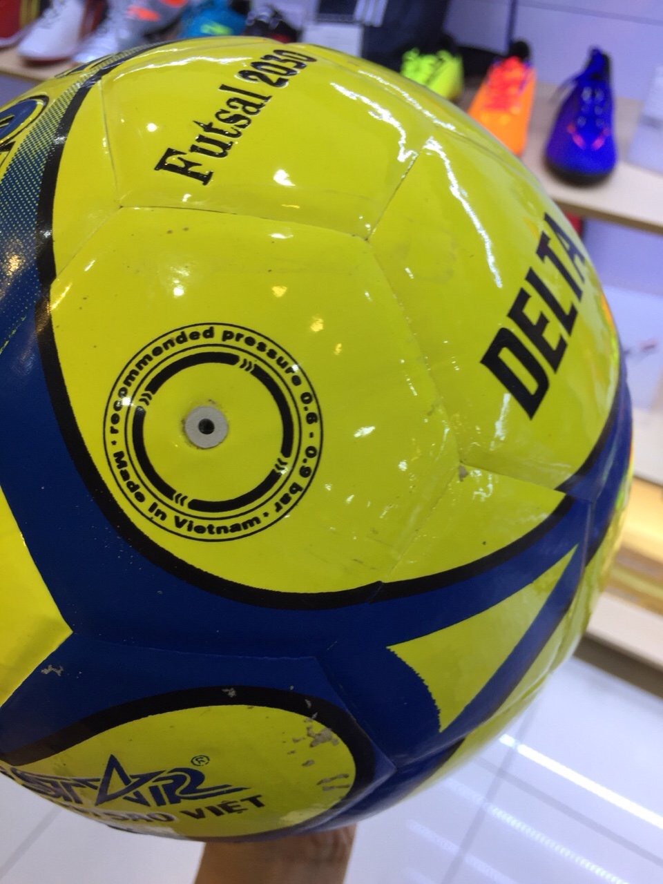 Bóng đá 2030-(QUẢ BÓNG ĐÁ SÂN FUTSAL DELTA)-SIZE4