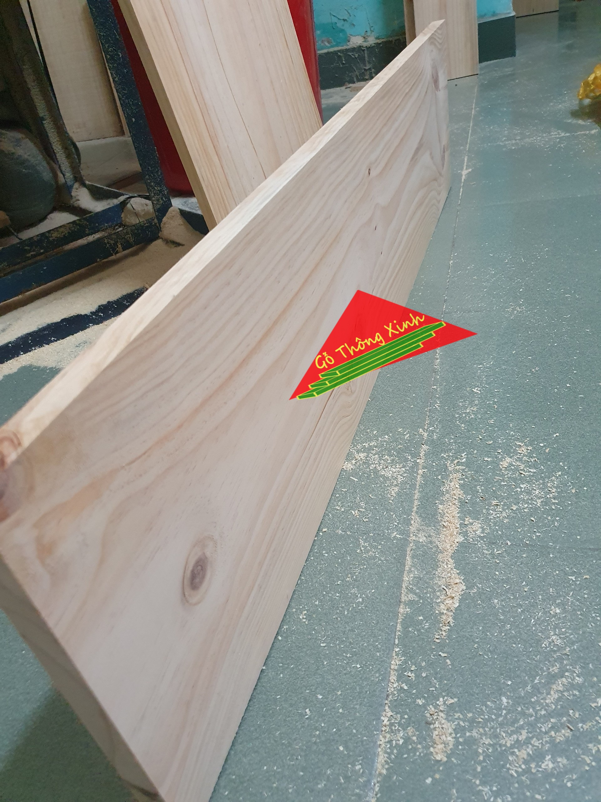 Tấm gỗ thông mặt lớn rộng 30cm, dài 1m2, dày 2cm bào láng 4 mặt có thể dùng làm mặt bàn, ốp kệ, đóng tủ