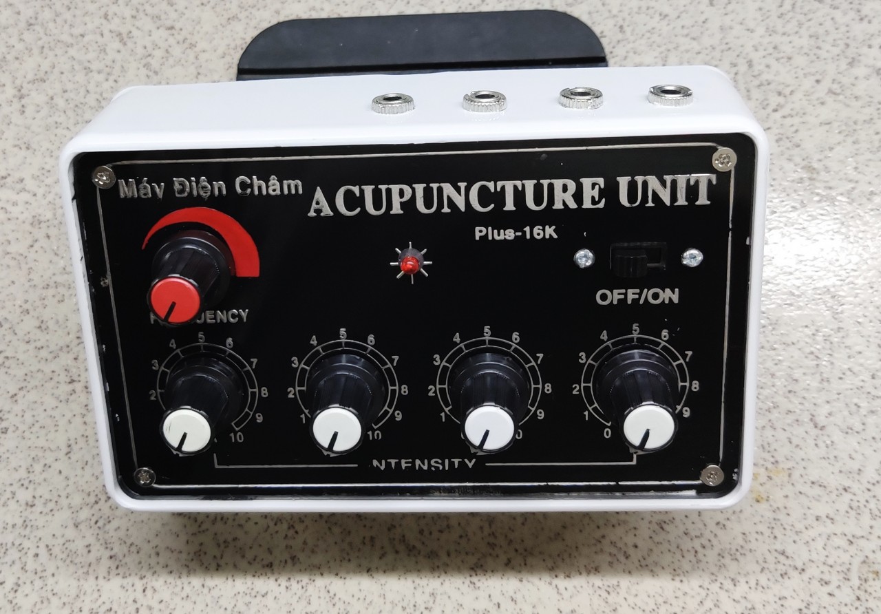 máy châm cứu 16 kim bằng pin AA