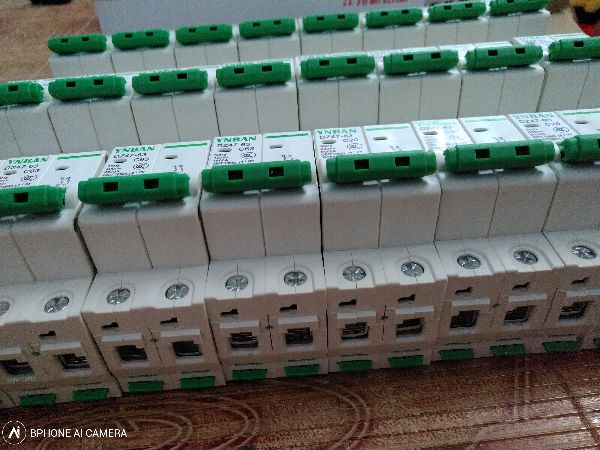 Aptomat thường 2 pha - C32A - Giá 1 Cái