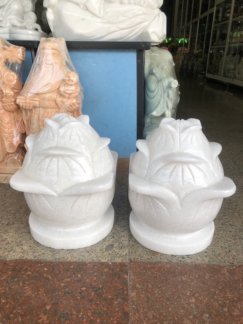 Pair of Lotus white marble home decoration, 25 cm Tall