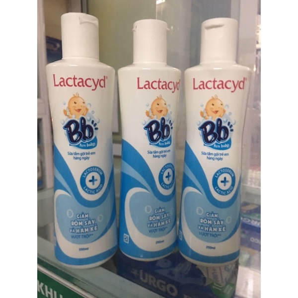 Sữa tắm , gội LACTACYD MILky chai 250ml