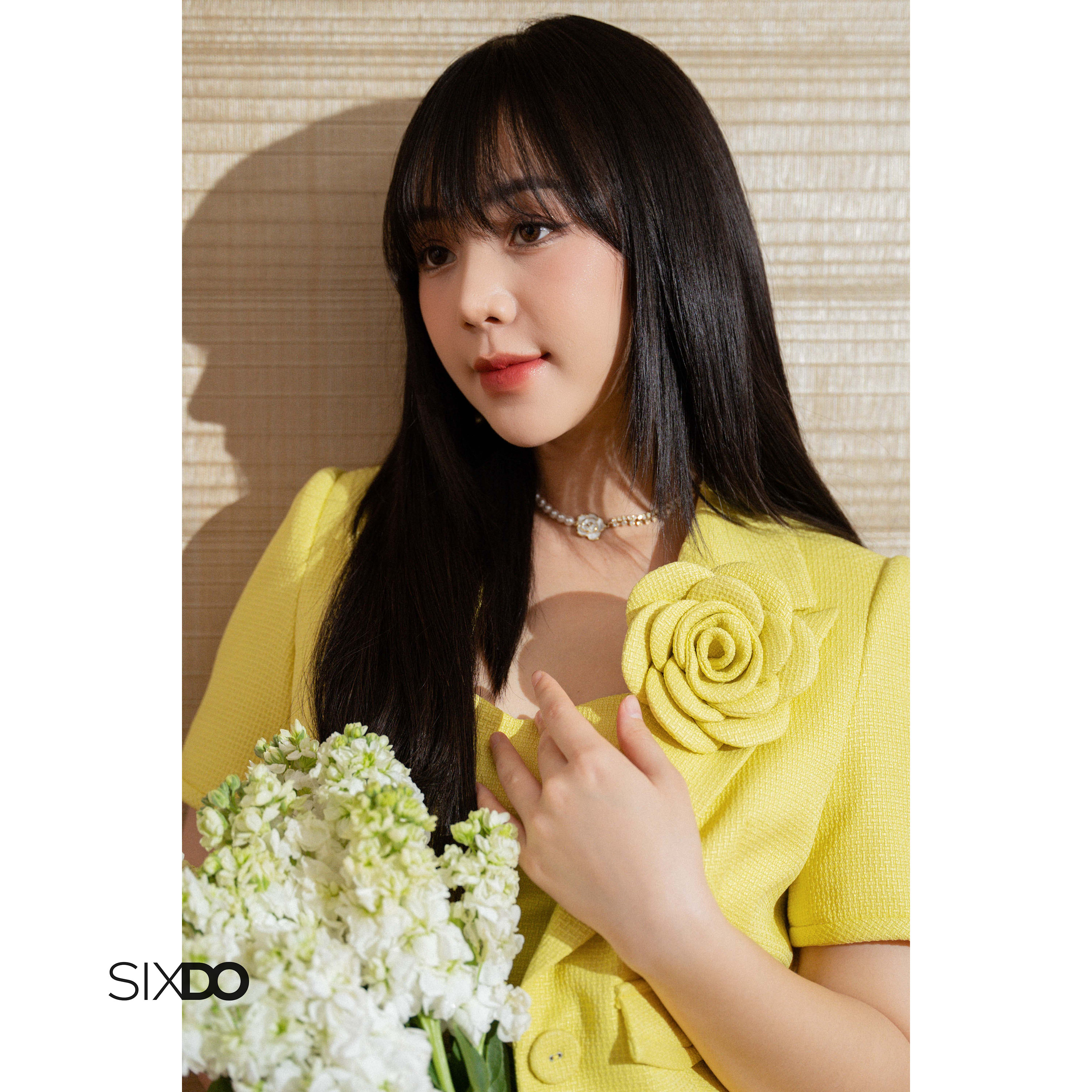 Đầm midi sát nách cổ vuông xếp ly eo thời trang SIXDO (Yellow Strappy Midi Woven Dress)