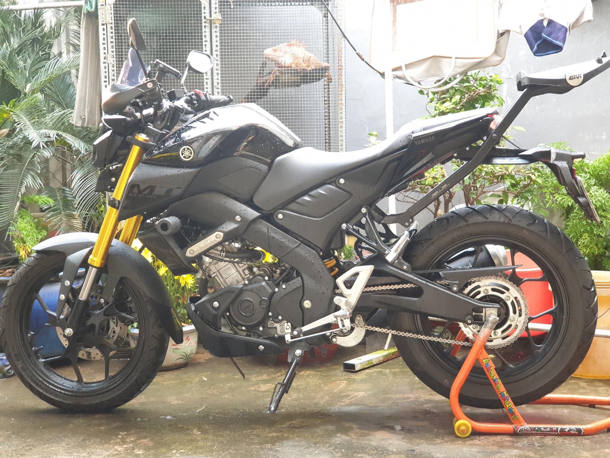 Ben nâng xe moto