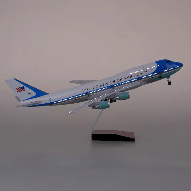 Mô hình máy bay lắp ráp có đèn led Air Force One Boeing B747 47cm