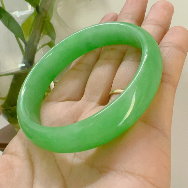 Vòng đá cẩm thạch bản hẹ vân xanh nguyên khối hàng chuẩn bao đẹp