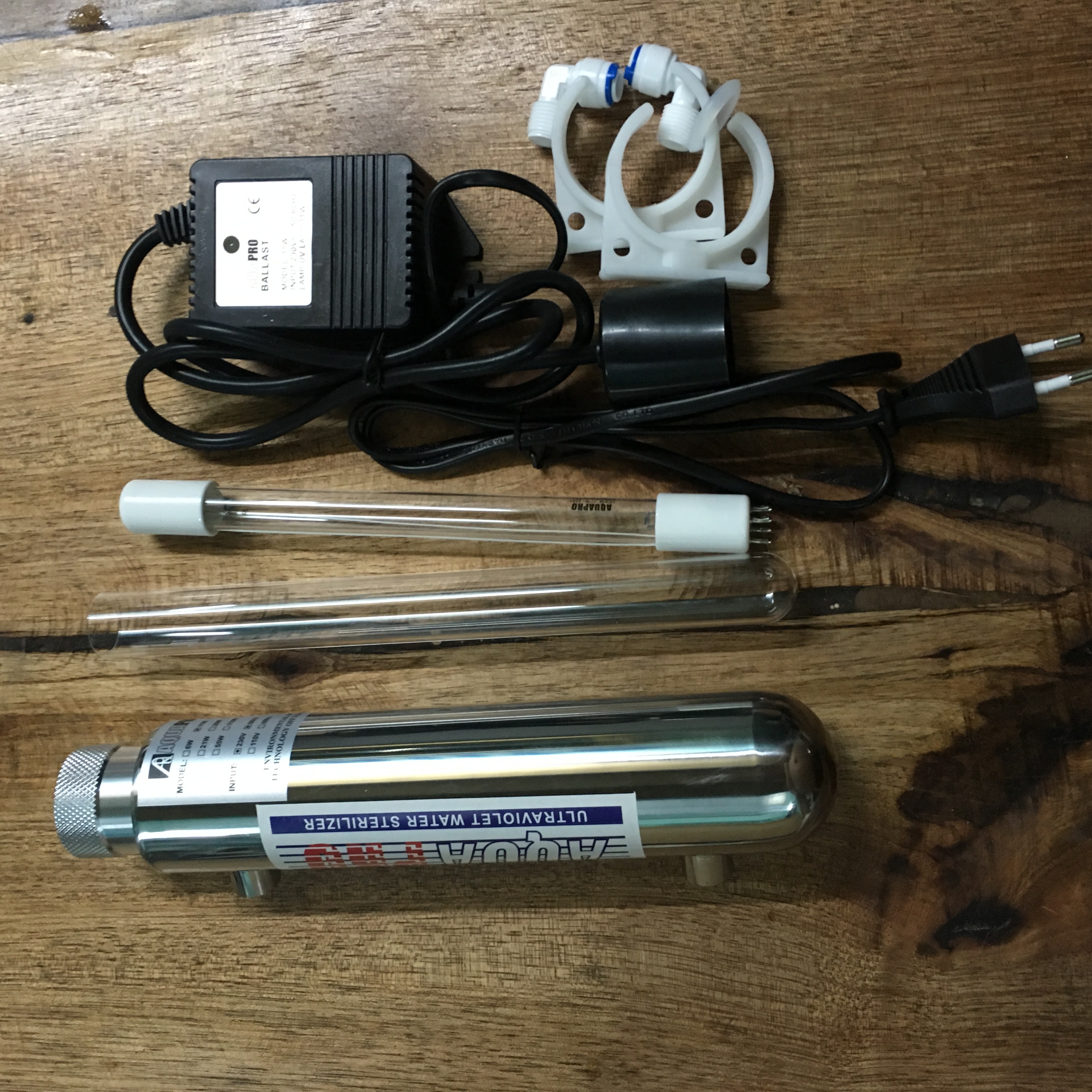 Bộ đèn UV diệt khuẩn Aquapro 11W đầy đủ adapter và phụ kiện