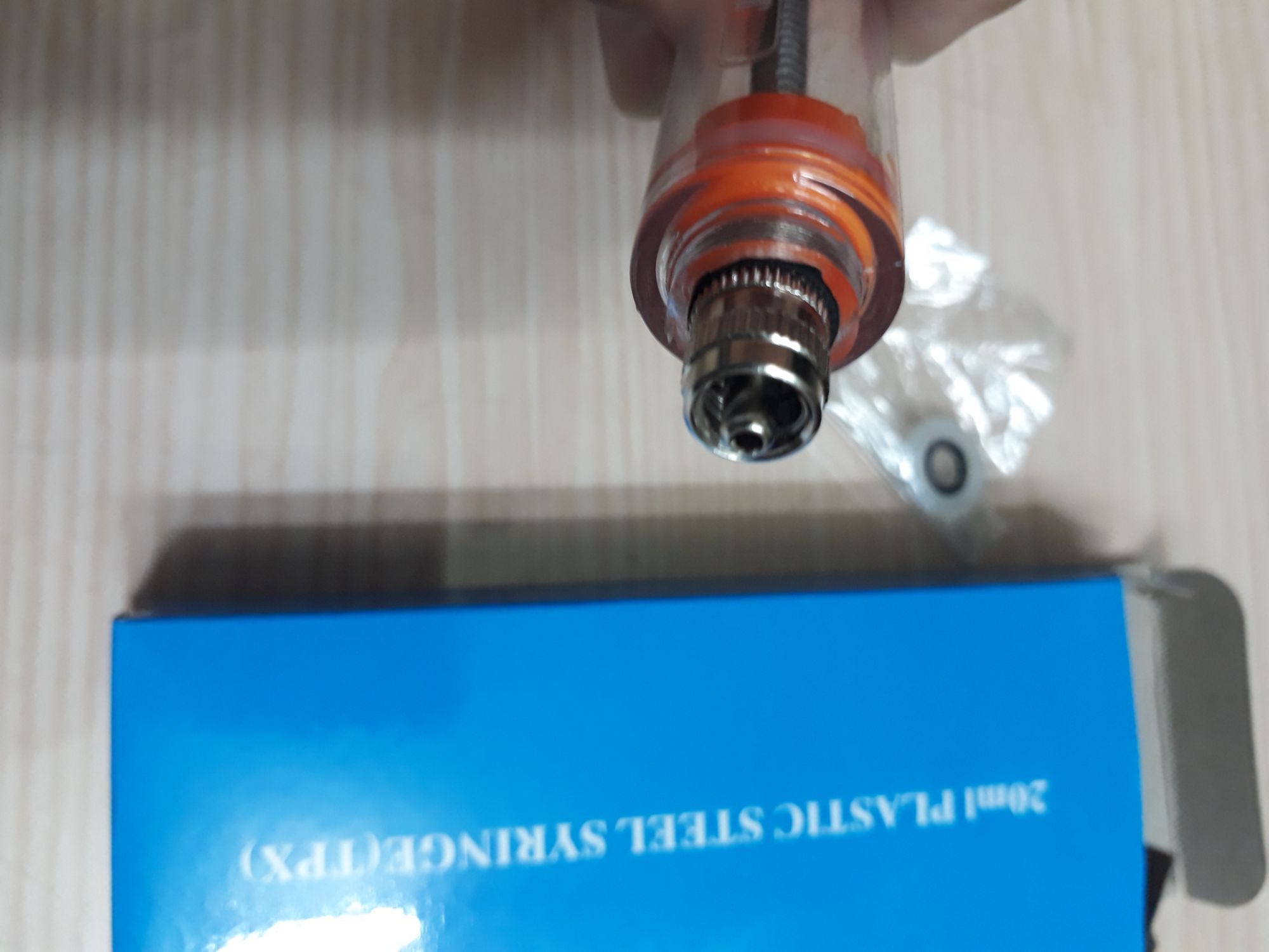 xilanh, ống tiêm thú 20ml meka(cam/trắng)