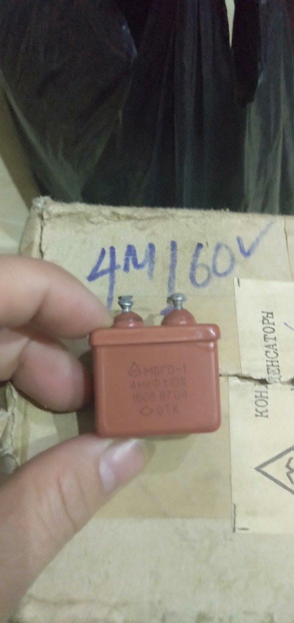 2 tụ nga 4uf 160v - Điện Tử Nhật Anh