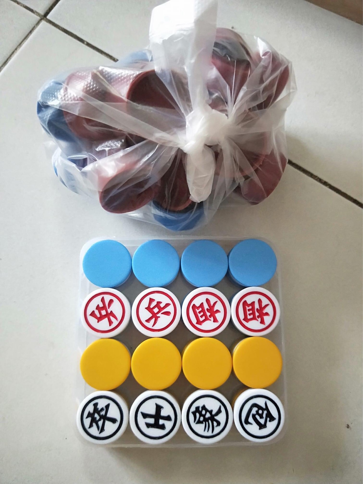 Cờ úp kèm nắp đậy