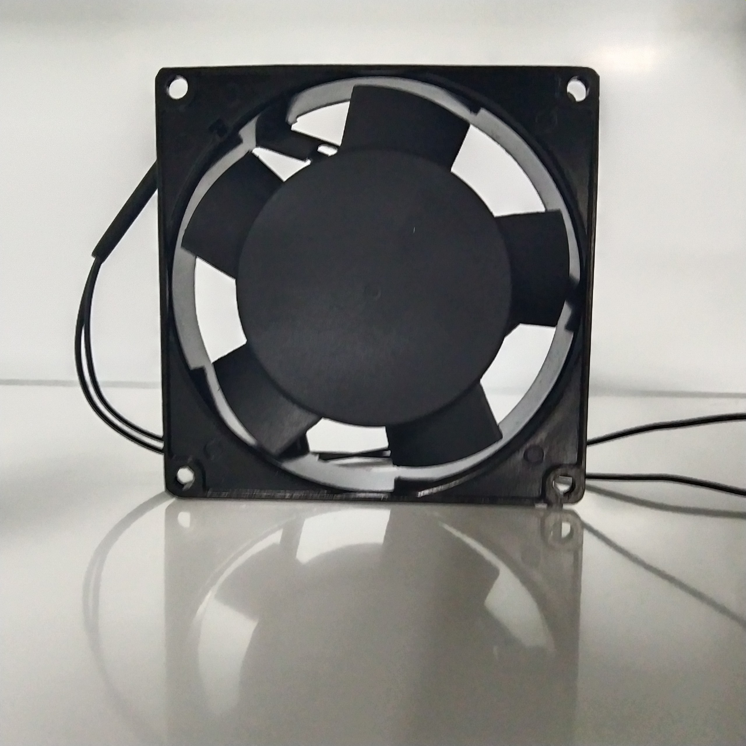 Quạt tản nhiệt 9*9*2.5cm  220V   0.07A