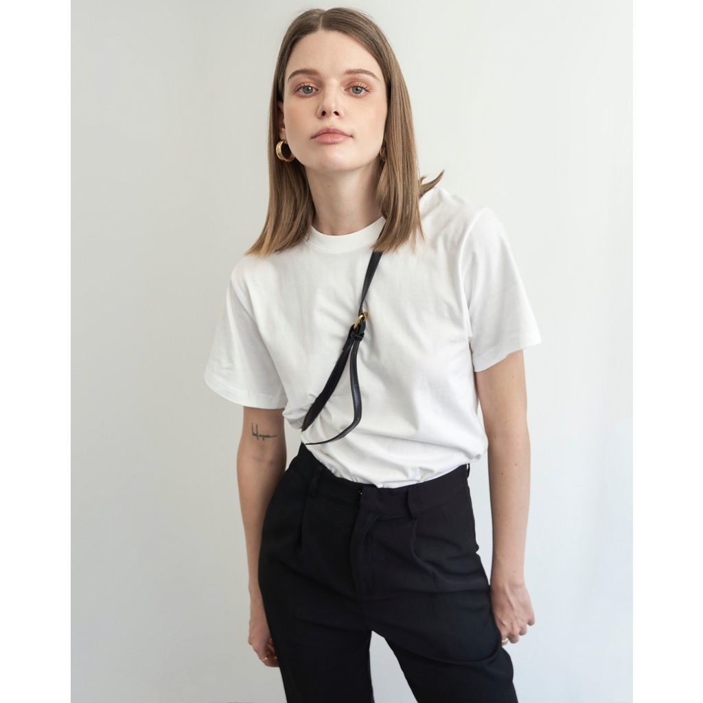 Áo Thun Trơn Nữ Basic Dáng Form Vừa Loude Regular Basic Tee | LA3569 | Lana Official