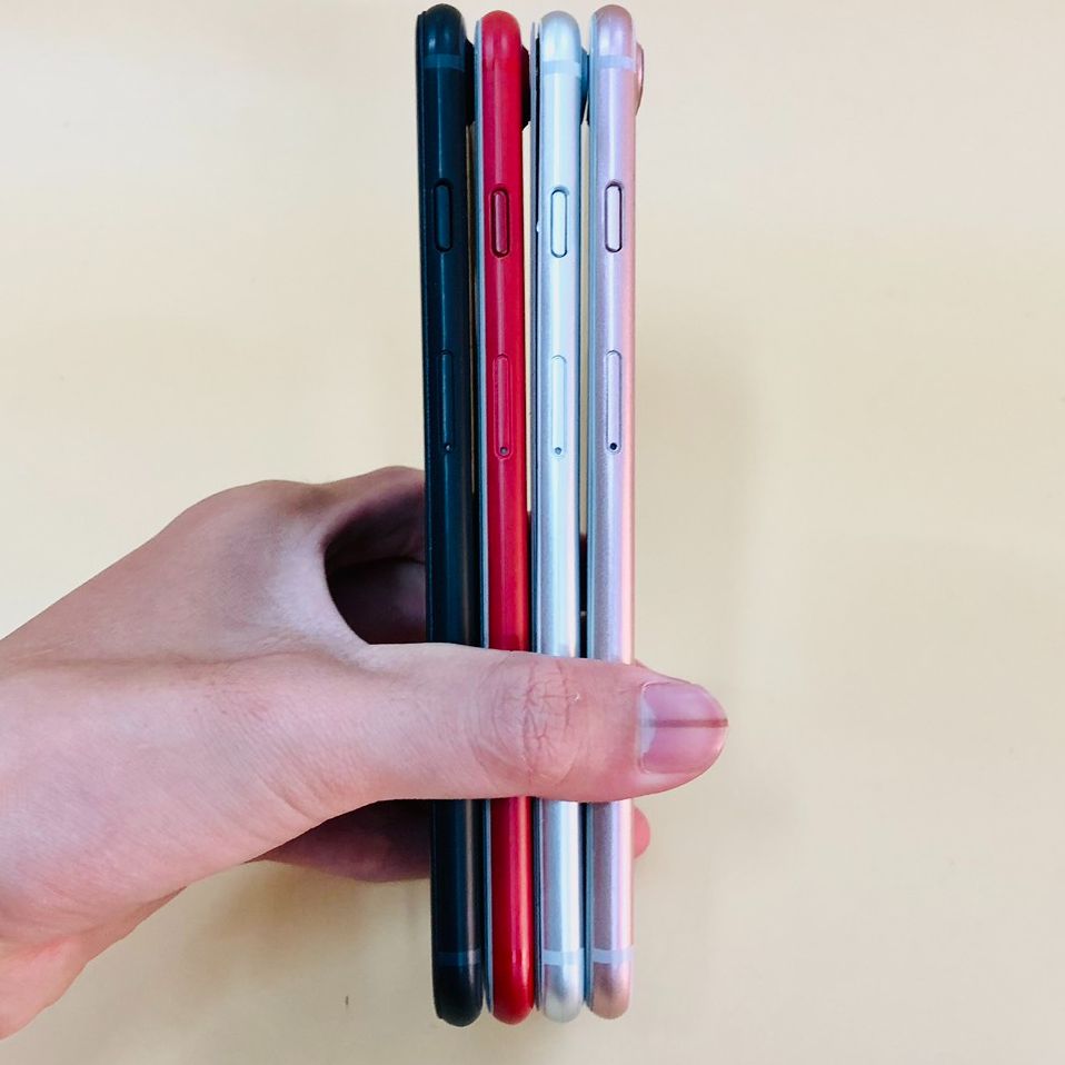 MÔ HÌNH TRƯNG BÀY ĐIỆN THOẠI 7PLUS ( màu trắng, đen, hồng , đỏ, vàng )