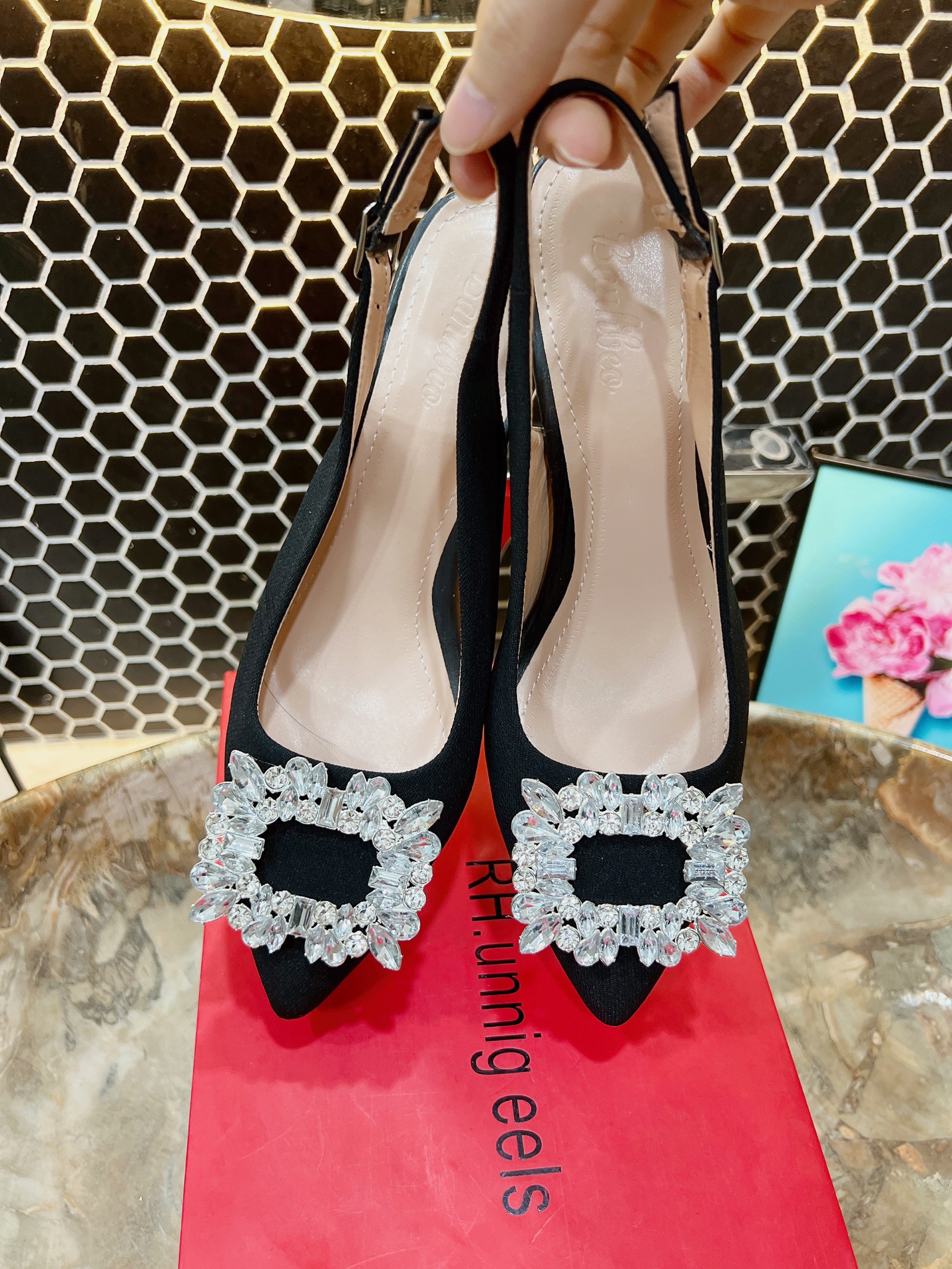 (size 36-40) GIÀY BÍT MŨI KHÓA VUÔNG ĐÍNH ĐÁ HỞ GÓT,  CAO 5CM
