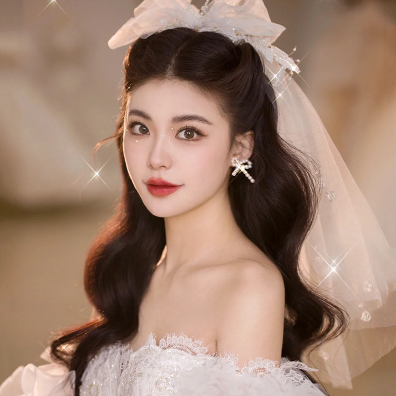 Voan kèm nơ có ngọc đính kèm