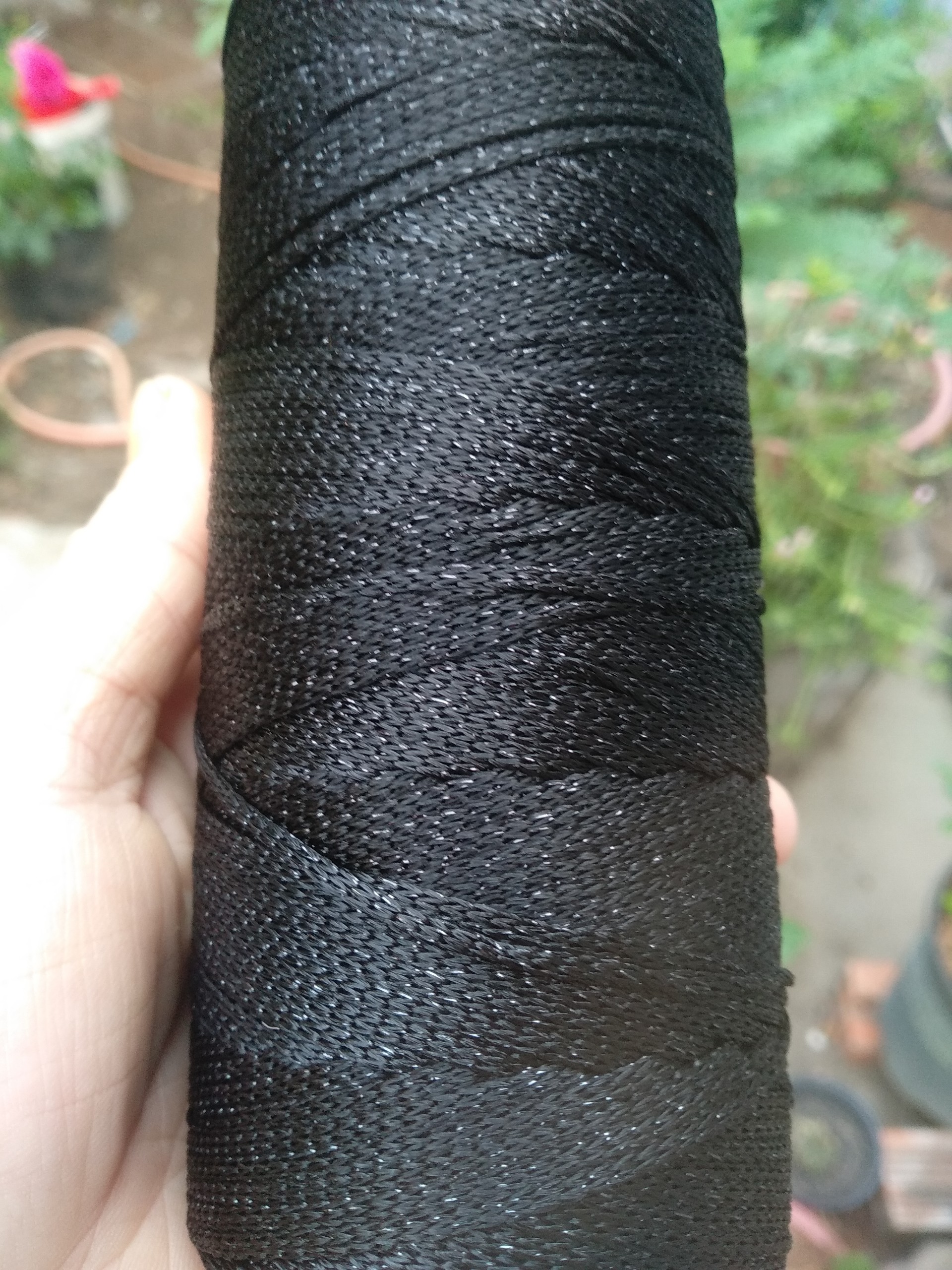 Sợi dệt kim tuyến màu đen