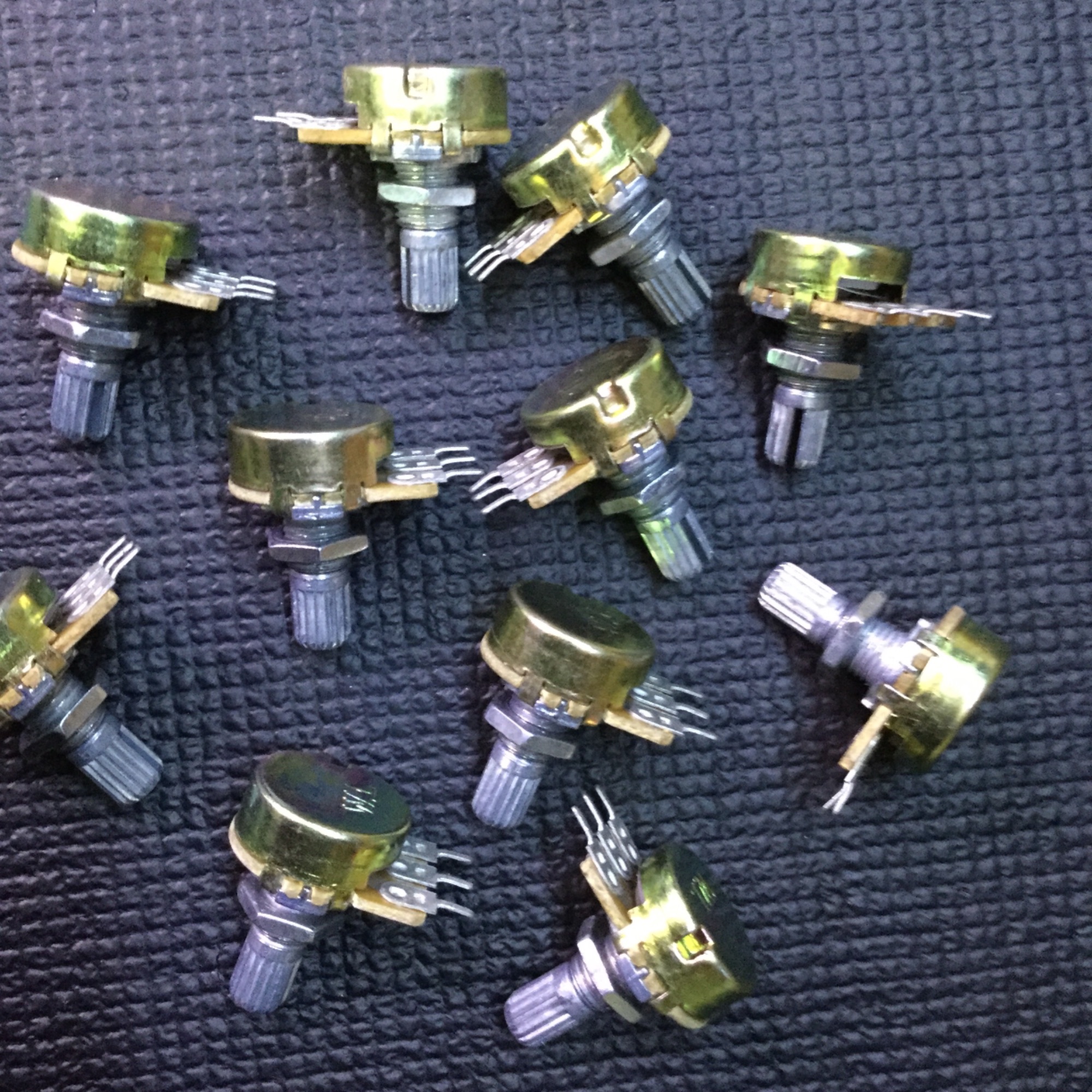 Volum B50 K bi -3 chân (10 chiếc )