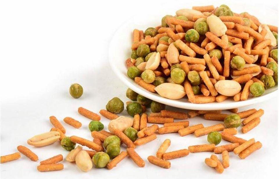 Gói 500 gram Hạt mix (Đậu Hà lan + Lạc tẩm vị + bim bim que)