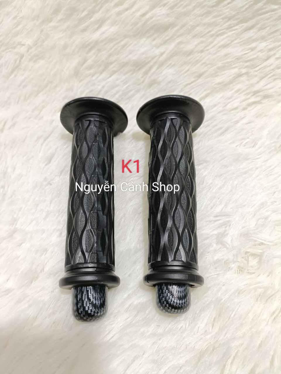 Bao tay có gù carbon gắn xe máy
