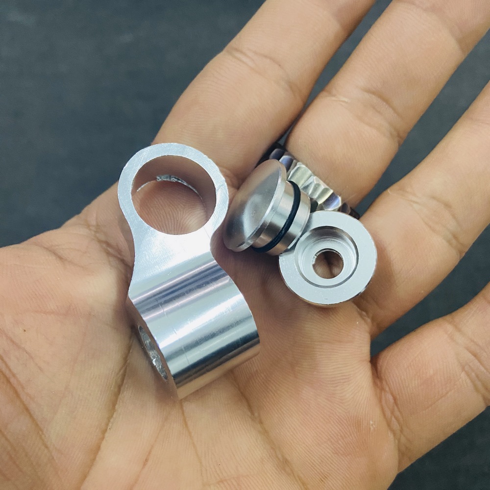 [HCM][SALE SỐC] CHÂN KÍNH DÙNG ĐỂ BẮT THÊM PHỤ KIỆN TRANG TRÍ XE BẰNG NHÔM CAO CẤP - MÀU BẠC