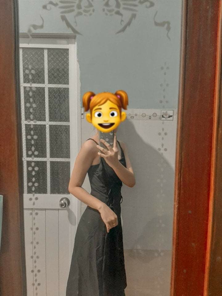 Đầm đen 2 dây đan eo