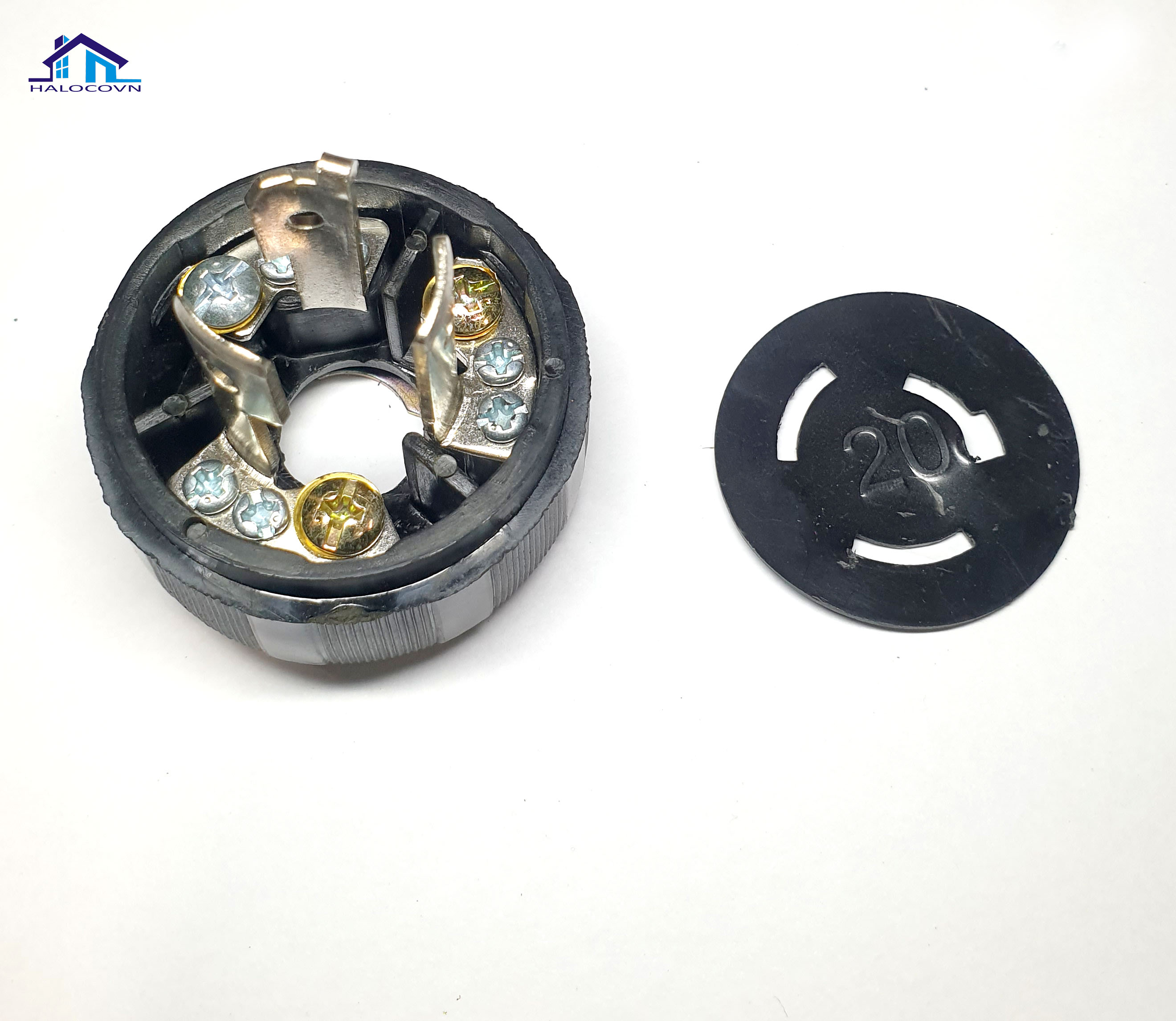 Phích cắm 3 chân xoay kiểu Nhật