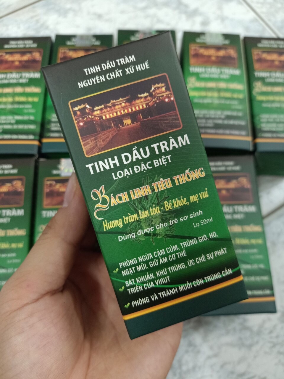 Tinh dầu tràm ĐẤT VIỆT  đặc biệt chai 50ml - Giảm ngạt mũi, ho và cảm lạnh cho em bé và phụ nữ mang thai