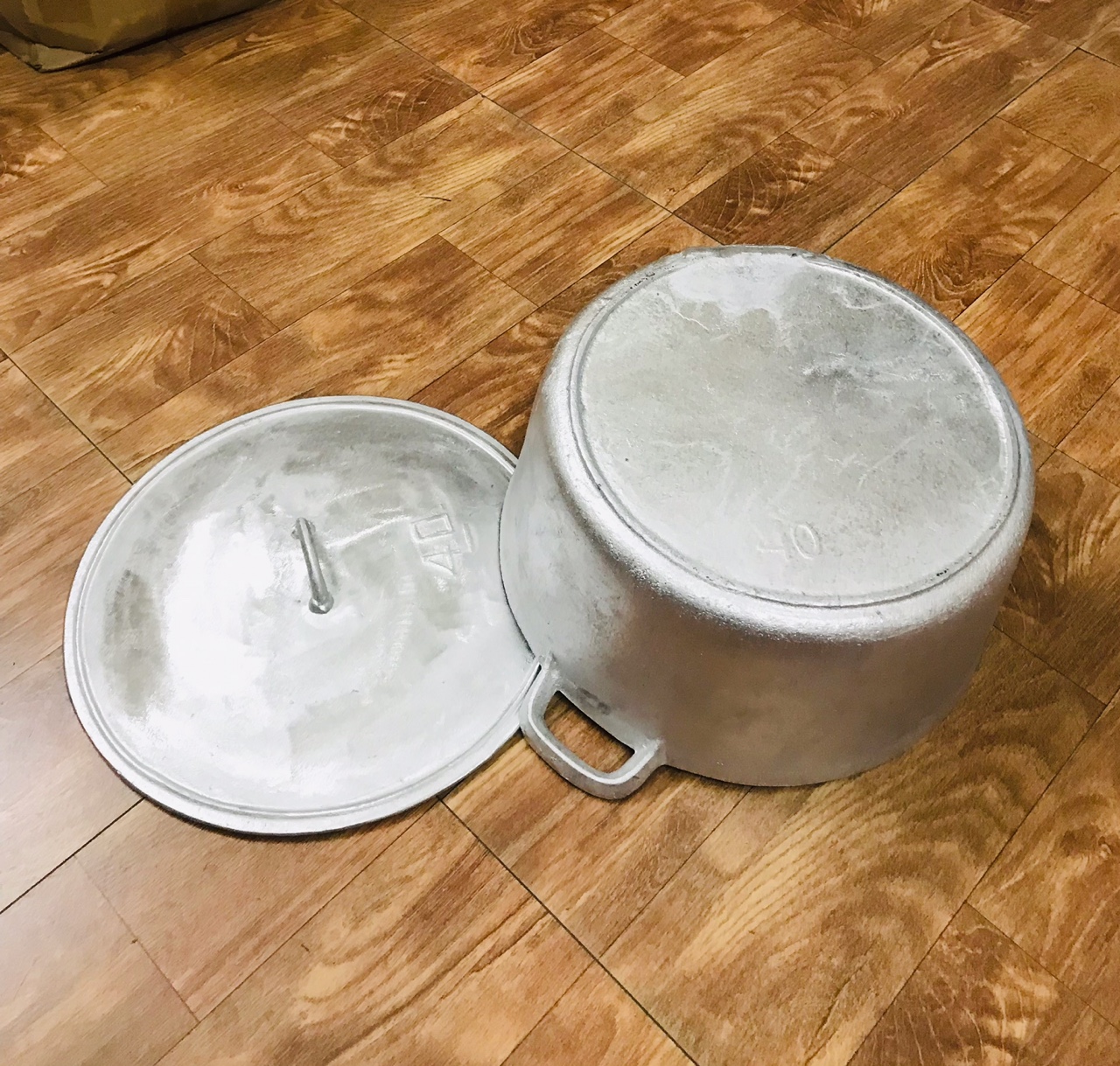 NỒI GANG ĐÚC THỦ CÔNG LÀNG NGHỀ SỐ 40 ( ĐK 33.5cm ) 10 lit