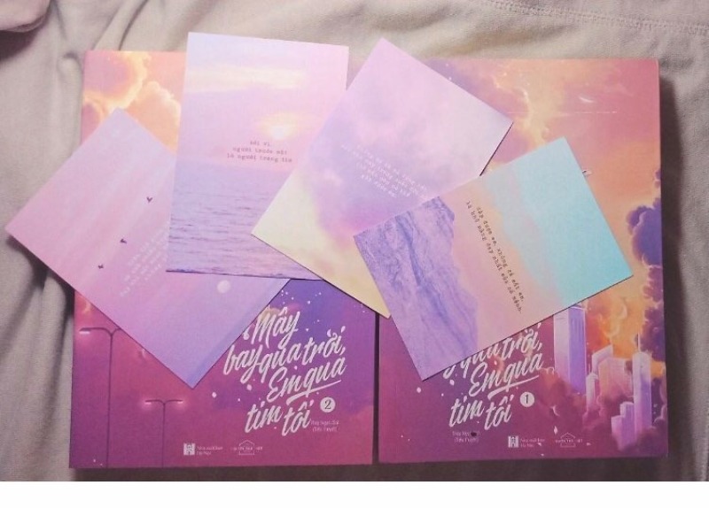 Mua Sách - Mây bay qua trời, em qua tim tôi (kèm 4 postcard số lượng có hạn) - Mộc Thanh Vũ