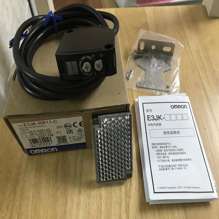 Cảm biến quang E3JK-RR11