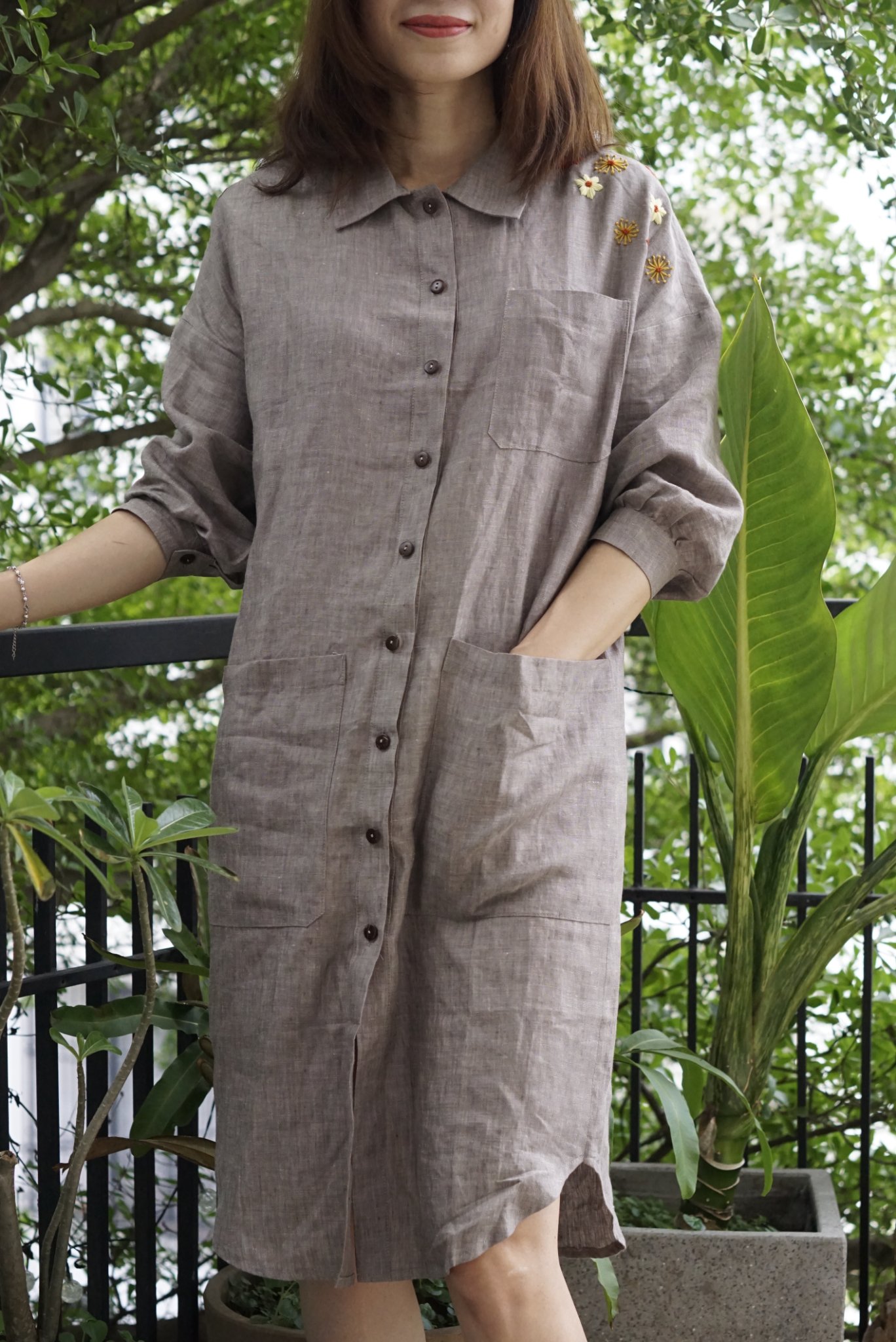 Đầm linen thêu vai - BIJ  MaxMessi