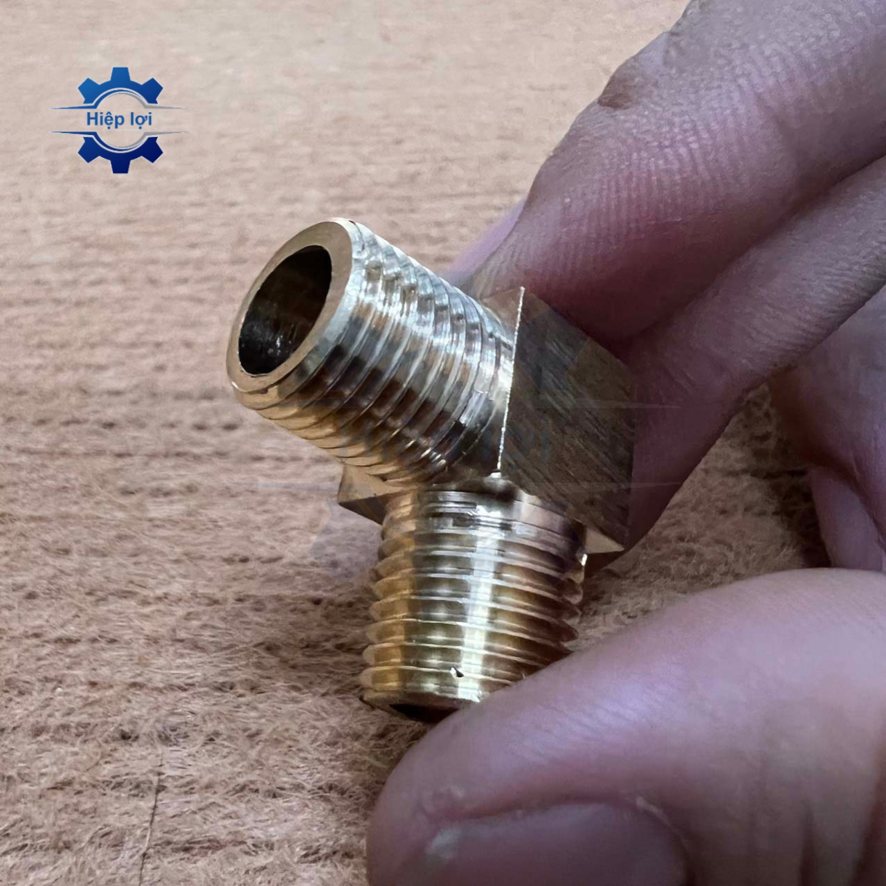 Co thau hai đầu ren ngoài – co nối 90 độ đồng thau – gọn gàng, dễ lắp, bền chắc cho ống