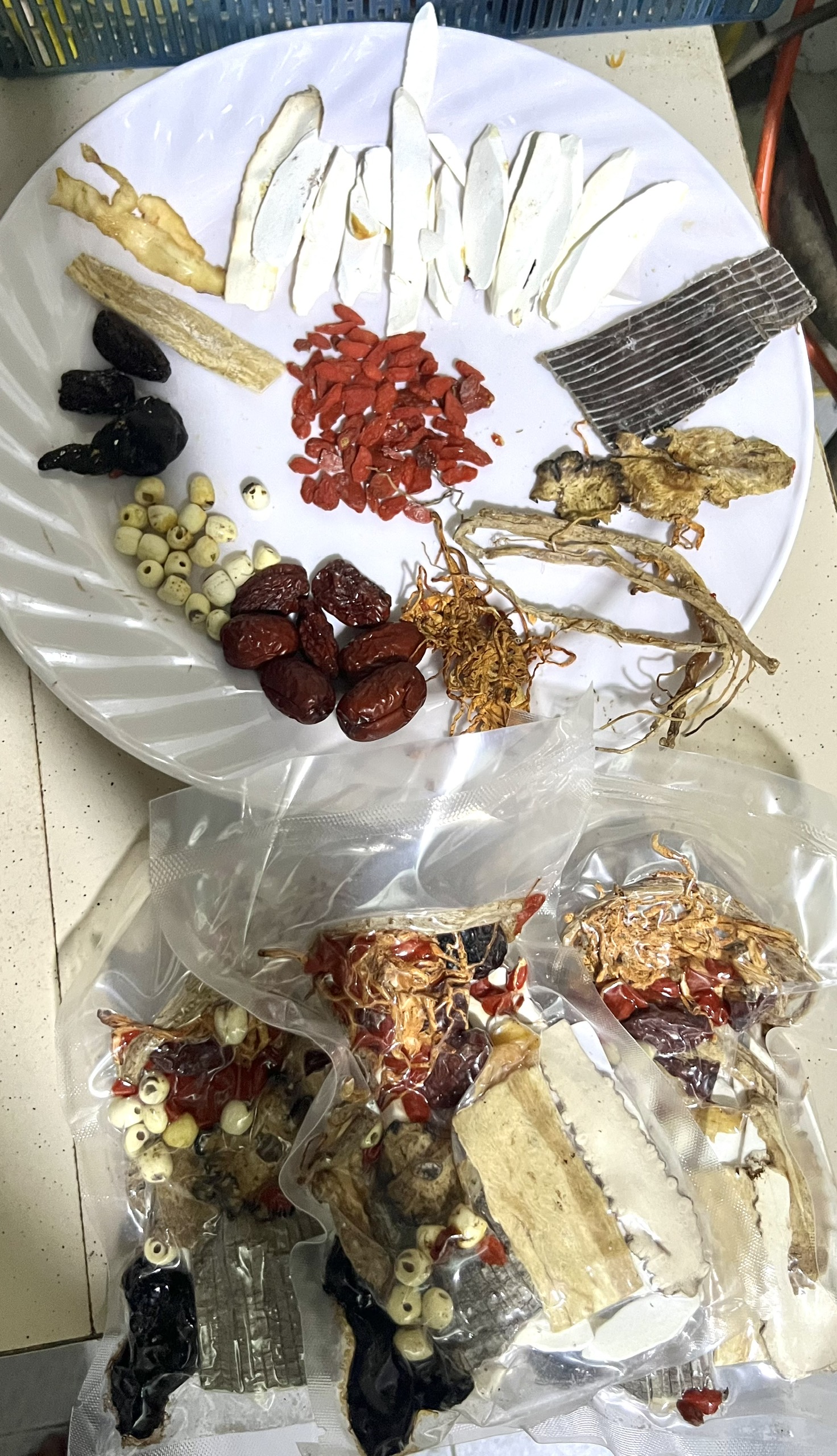 Gói TIỂM GÀ thảo dược thuốc bắc 120g