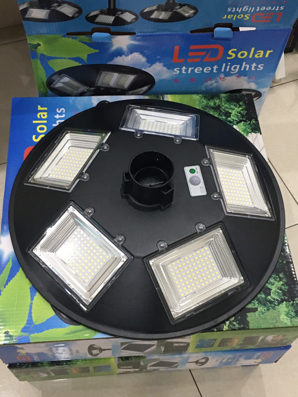 Đèn năng lượng mặt trời - UfO-500W - 360độ